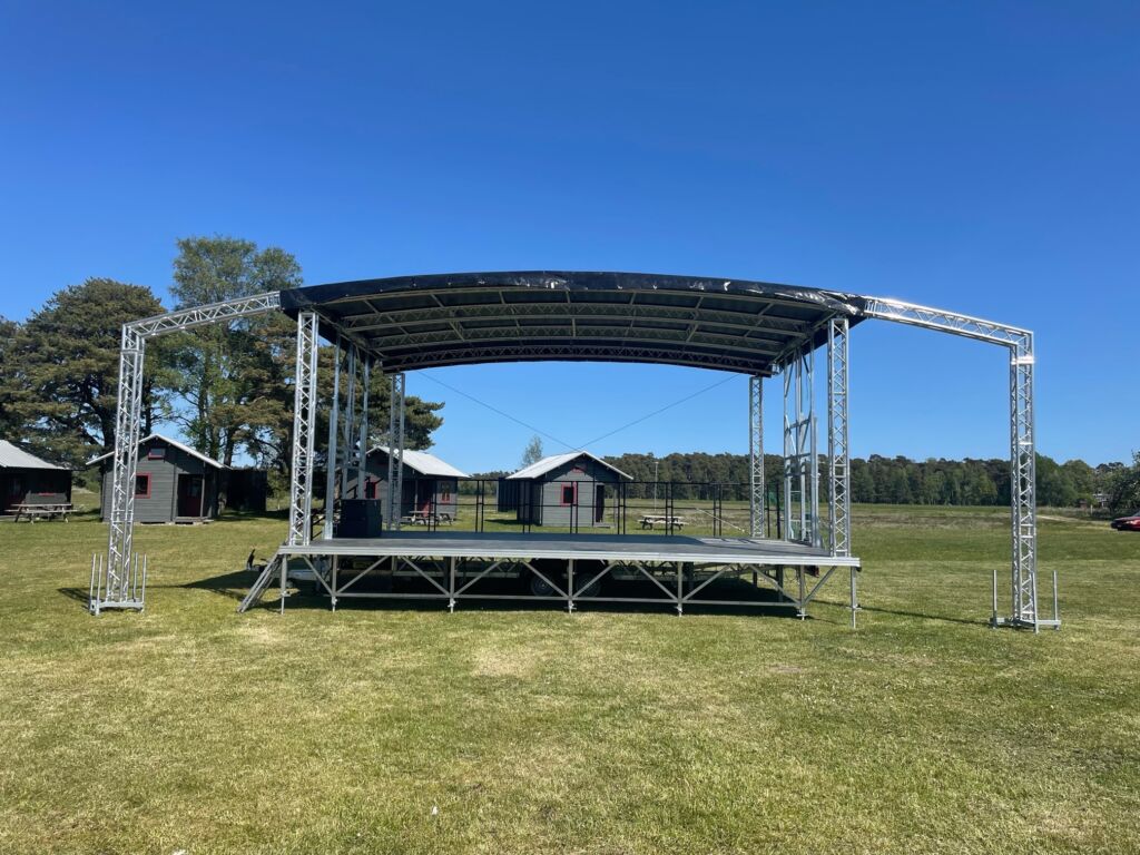 Mobile stage