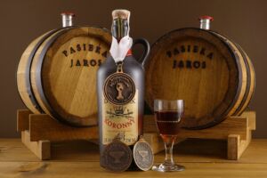 Mead dwójniak Koronny 750 ml in ceramic bottle