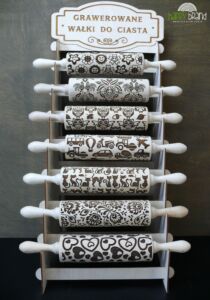 Engraved rolling pin for dough