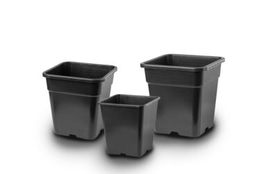 High square plastic pots for nurseries