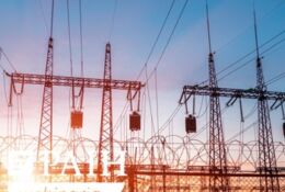 siec energetyczna i napis webinaria PAIH