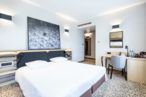 Hotel rooms for Metropolitan Hotel
