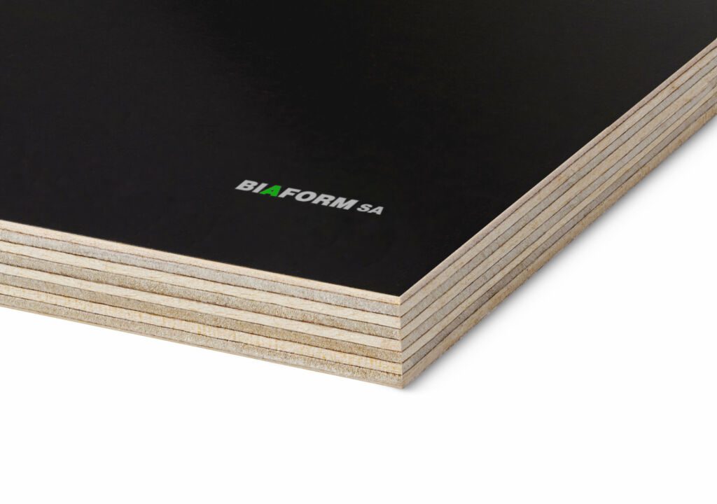 Birch plywood covered with smooth phenolic film